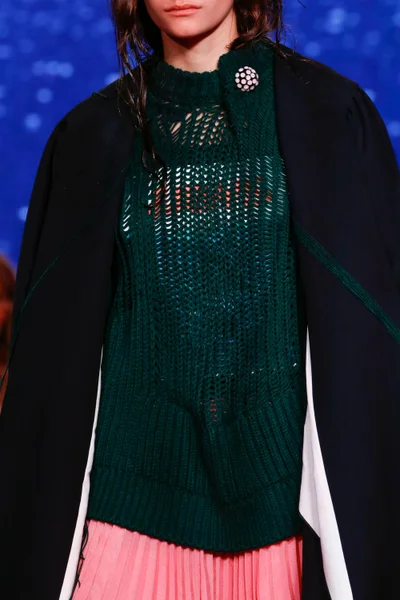 Look 64